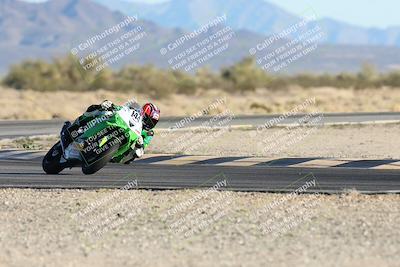 media/Dec-07-2025-CVMA (Sun) [[3e7d2de5dc]]/Race 16-Formula Middleweight/